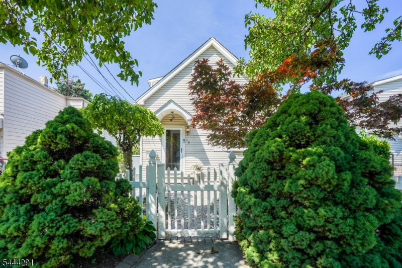 13 Chestnut St