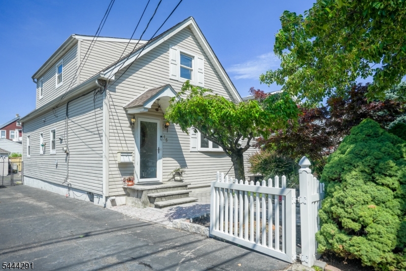 13 Chestnut St