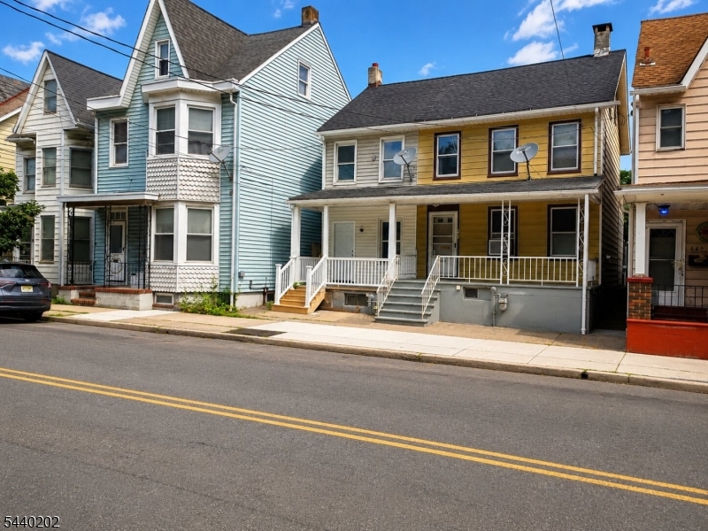 639 S Main St