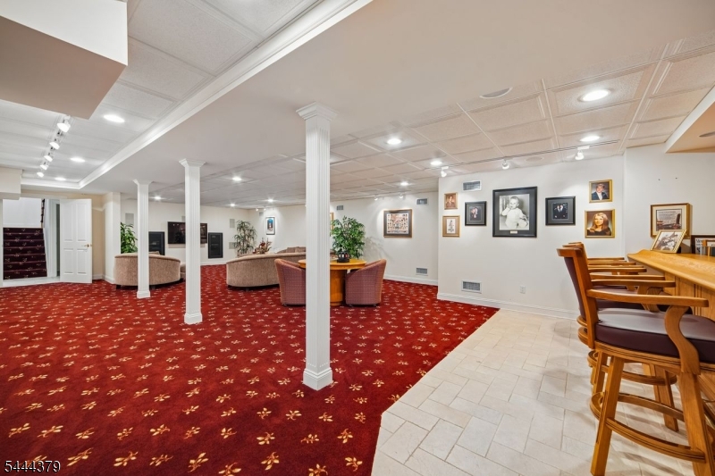 114 Valley Rd