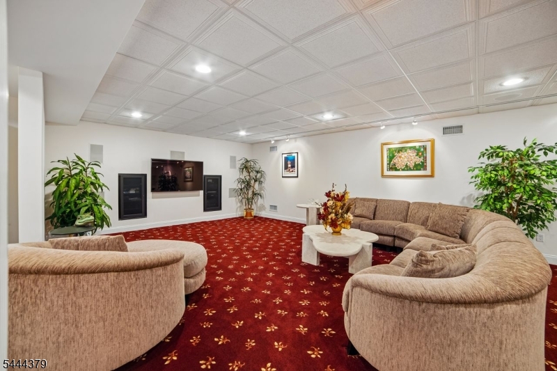 114 Valley Rd
