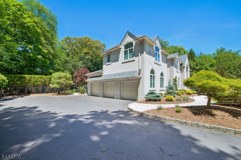 114 Valley Rd