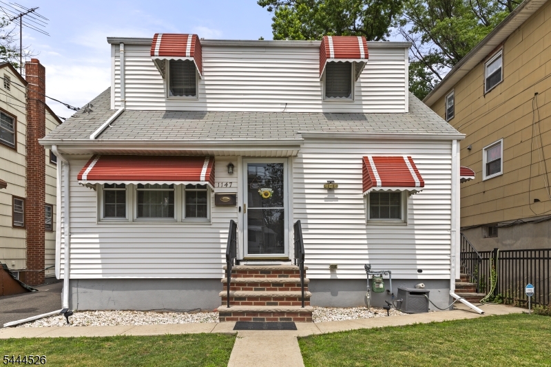 1147 Passaic Ave
