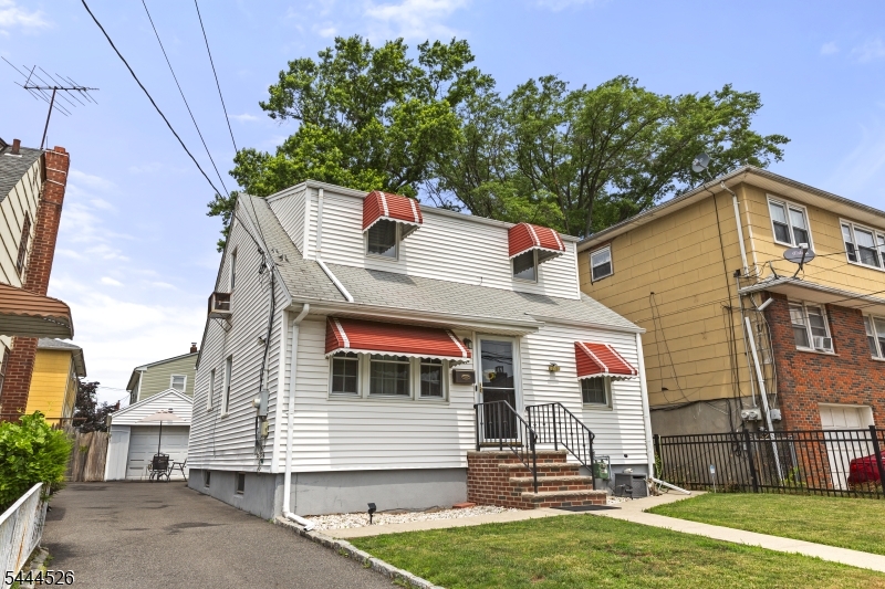 1147 Passaic Ave