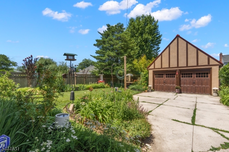 1030 Sterling Rd