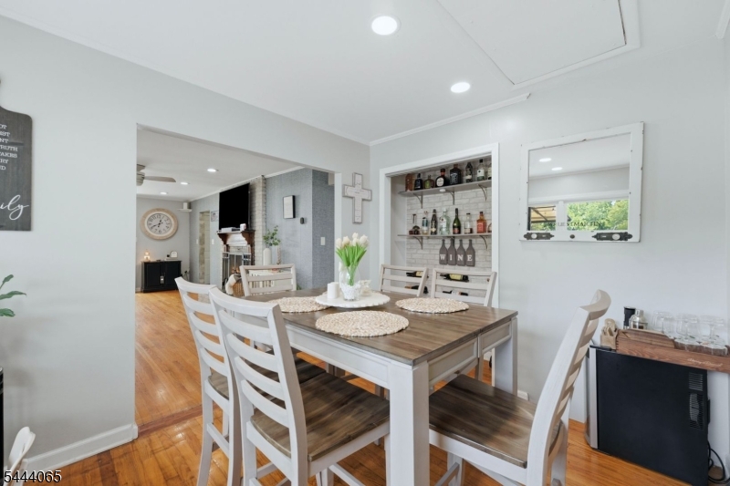 728 Mill Ln