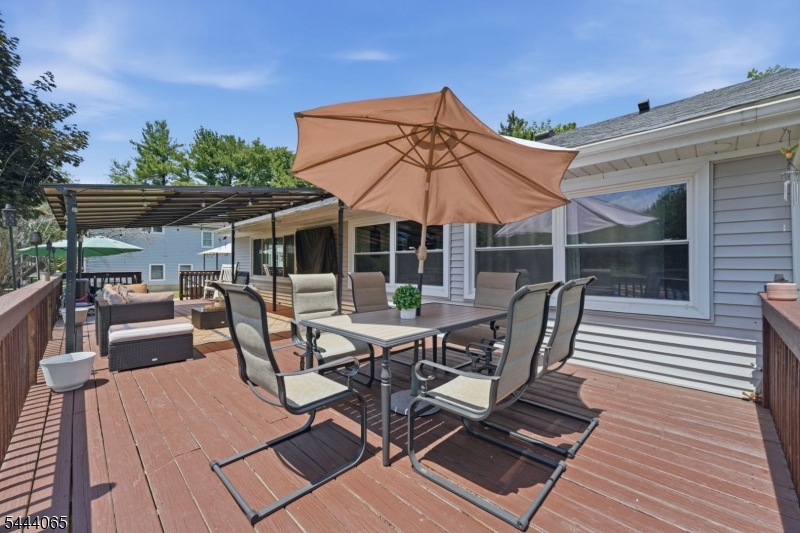 728 Mill Ln