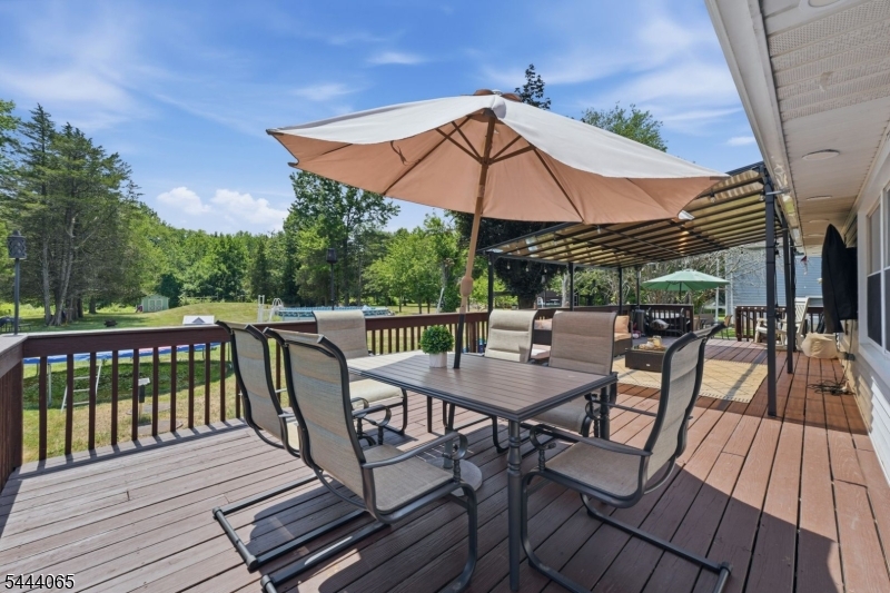 728 Mill Ln