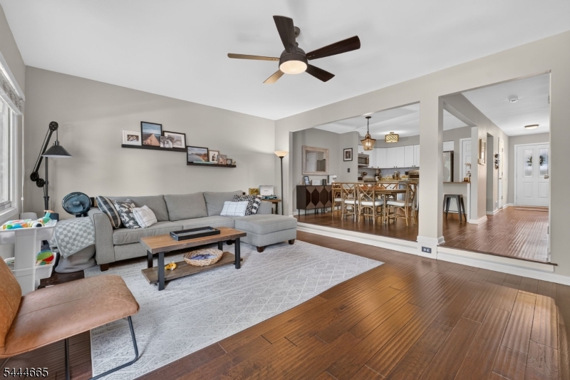 8 Saxonney Cir
