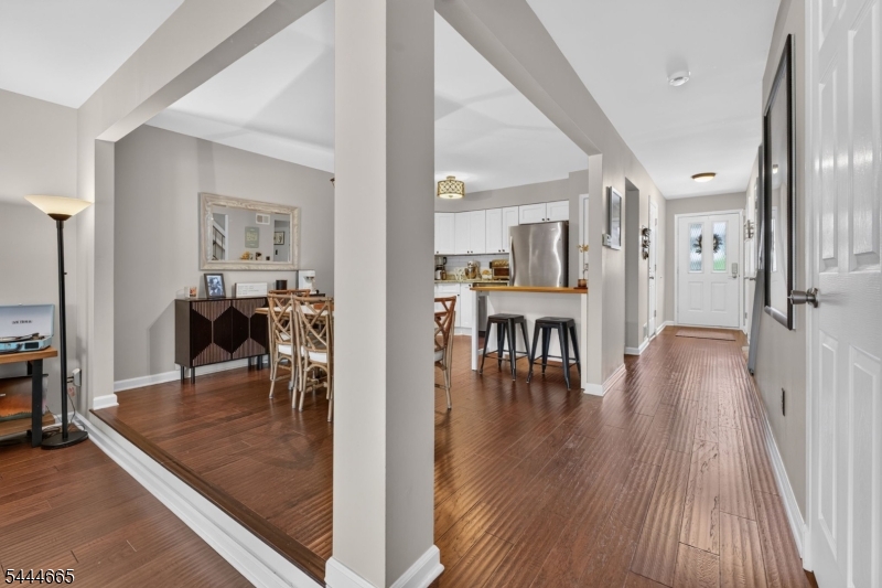 8 Saxonney Cir
