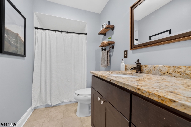 8 Saxonney Cir