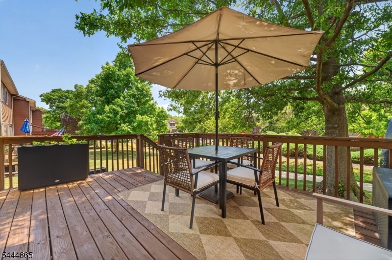 8 Saxonney Cir