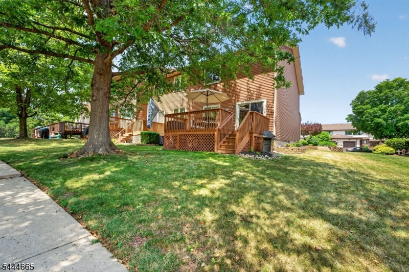 8 Saxonney Cir