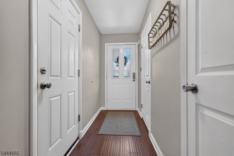 8 Saxonney Cir