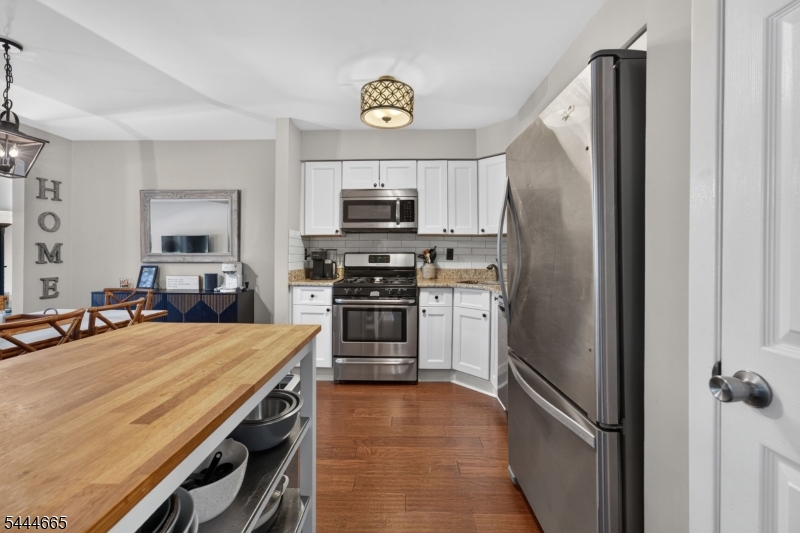 8 Saxonney Cir