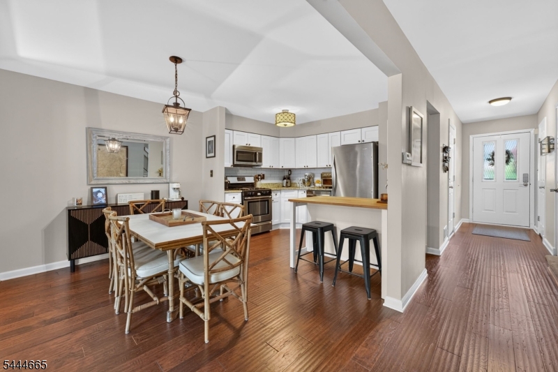 8 Saxonney Cir
