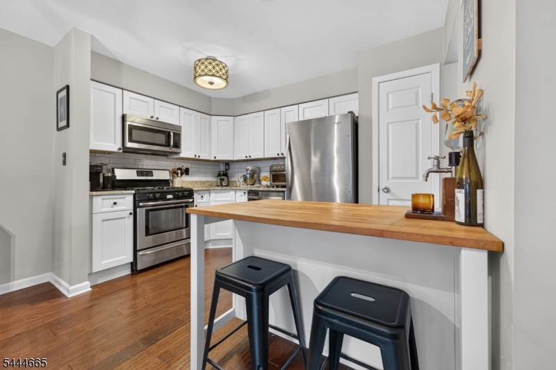 8 Saxonney Cir