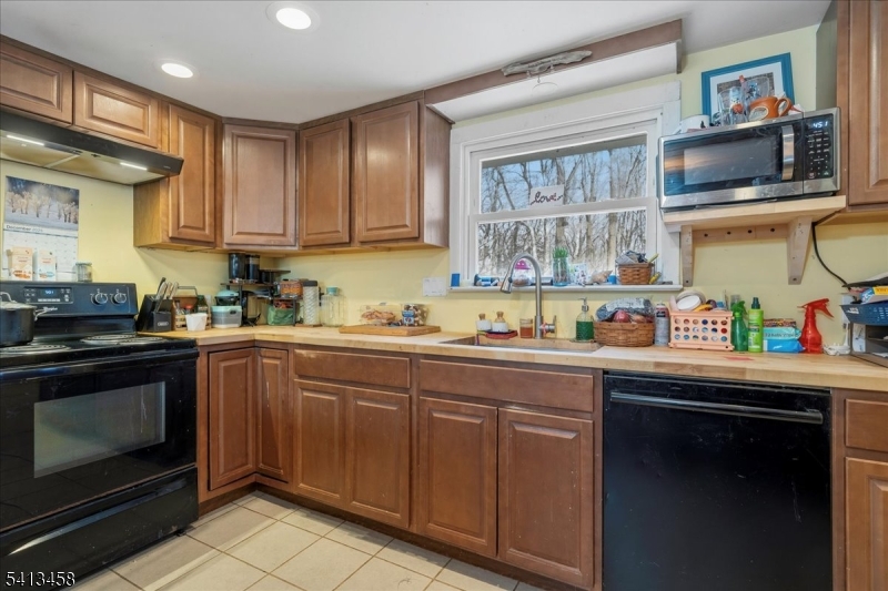 407 Diggles Pl