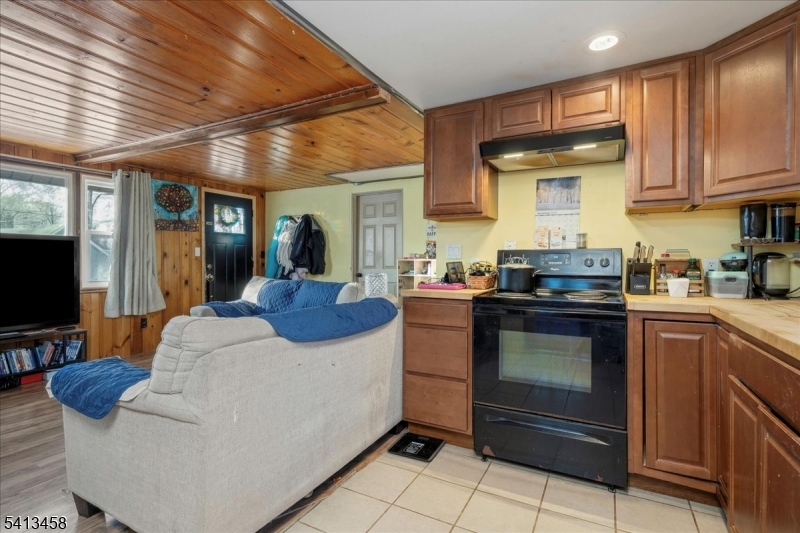 407 Diggles Pl