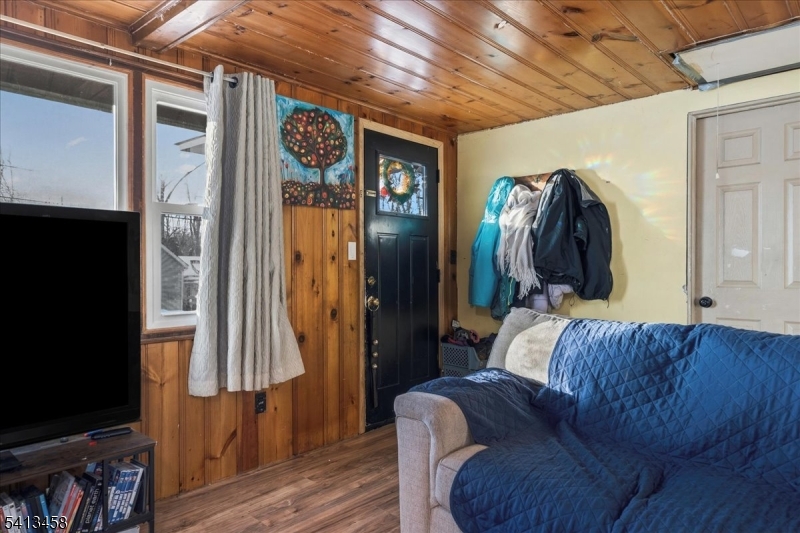 407 Diggles Pl