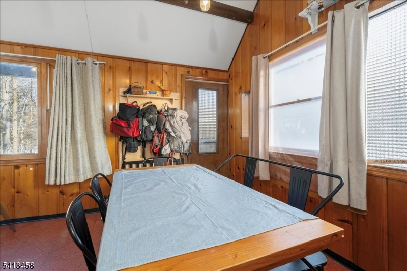 407 Diggles Pl
