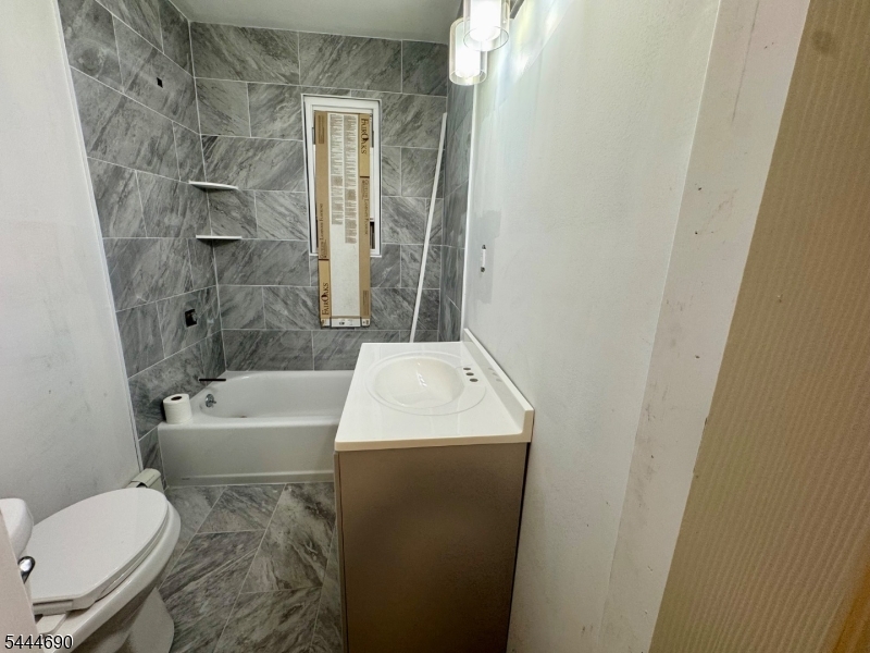 56 Glenwood Mt Rd
