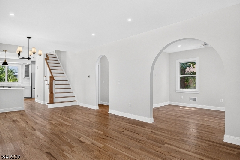 609 Harrison Ave