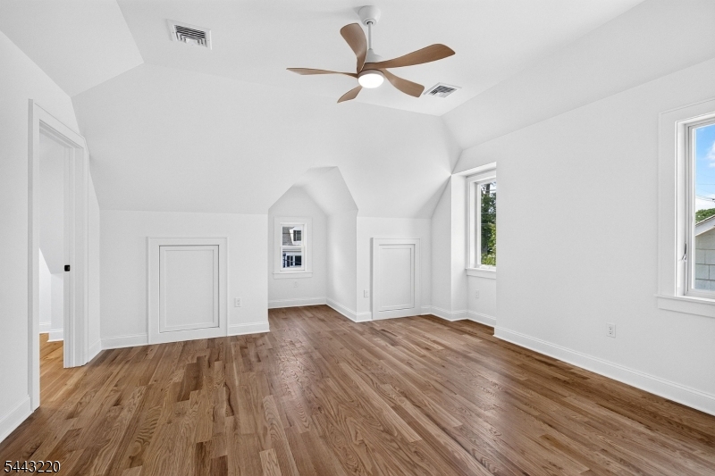 609 Harrison Ave