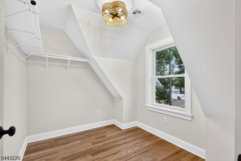 609 Harrison Ave