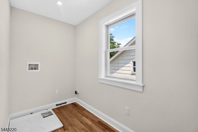 609 Harrison Ave