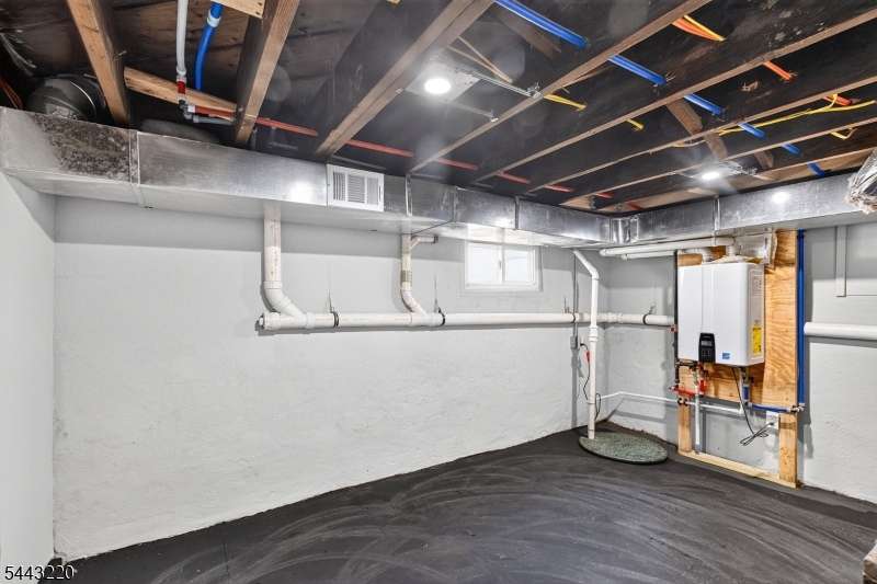 609 Harrison Ave