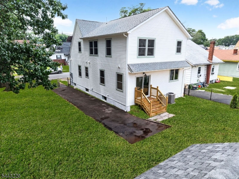 609 Harrison Ave