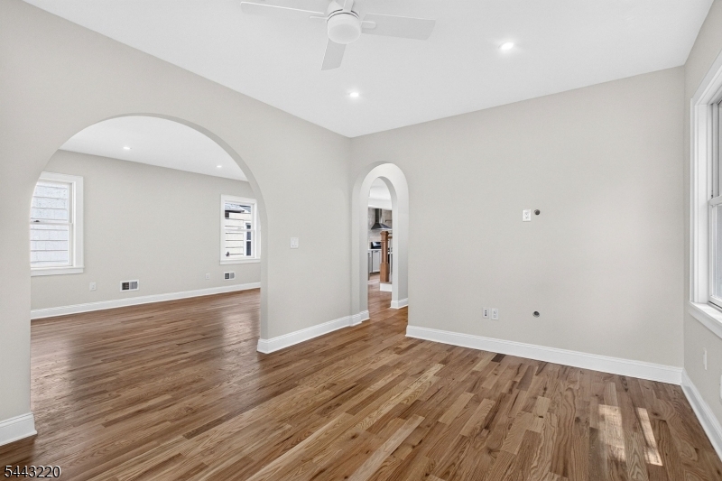 609 Harrison Ave
