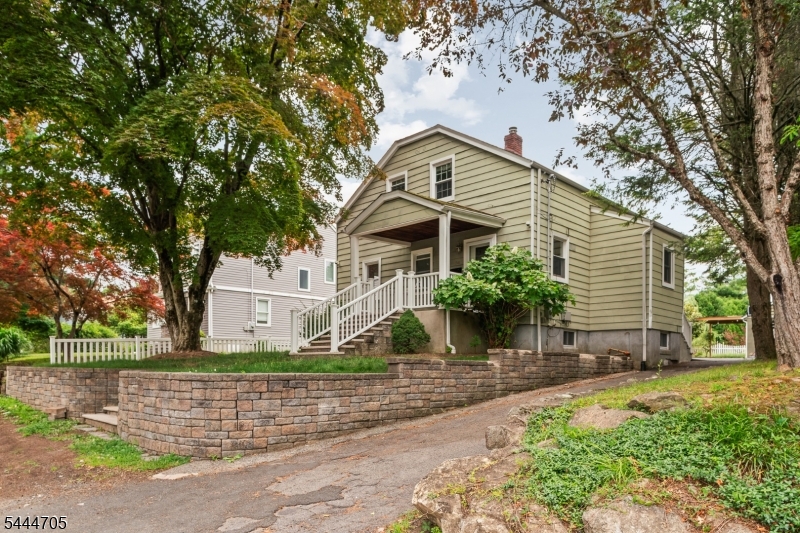 54 Chestnut Ave