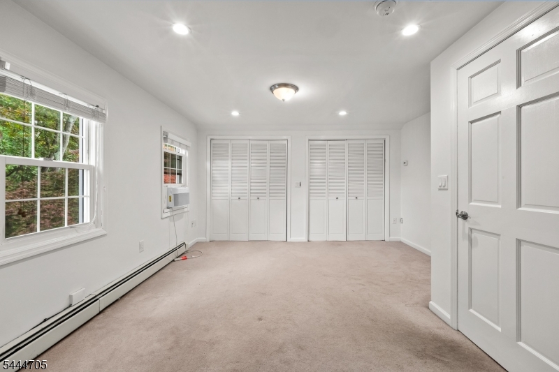 54 Chestnut Ave