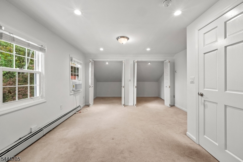 54 Chestnut Ave