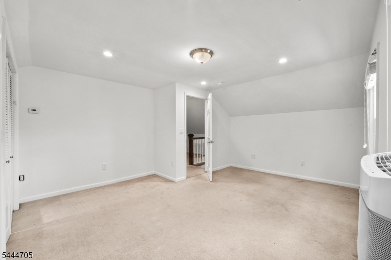 54 Chestnut Ave