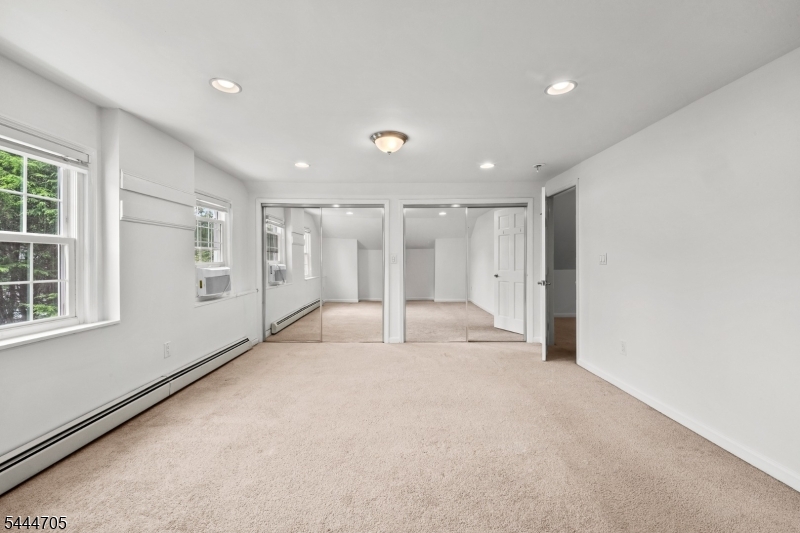 54 Chestnut Ave