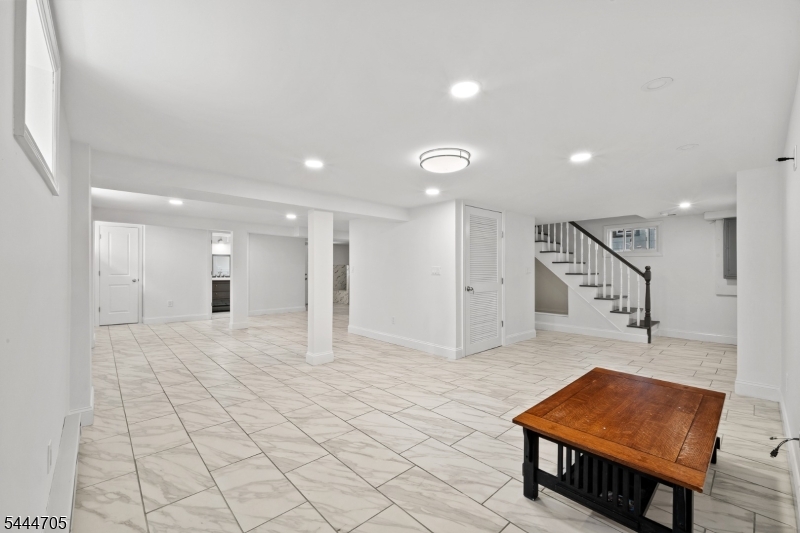 54 Chestnut Ave