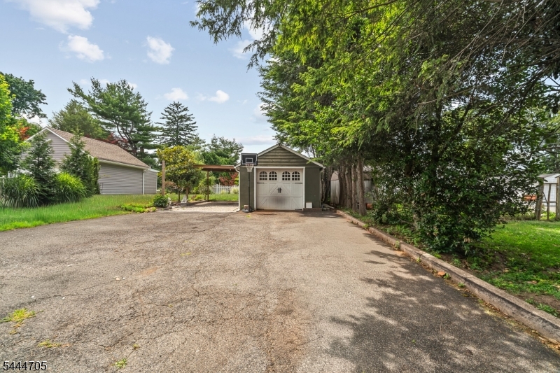 54 Chestnut Ave