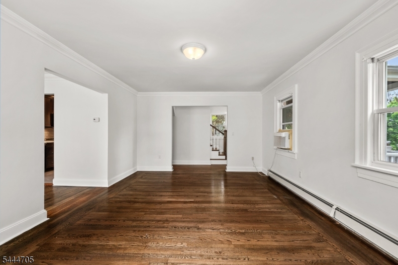 54 Chestnut Ave