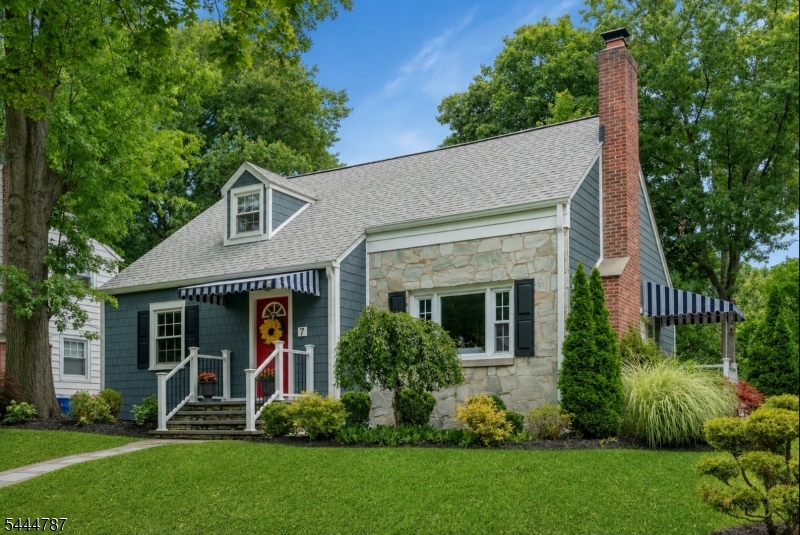 7 Hawthorne Ave