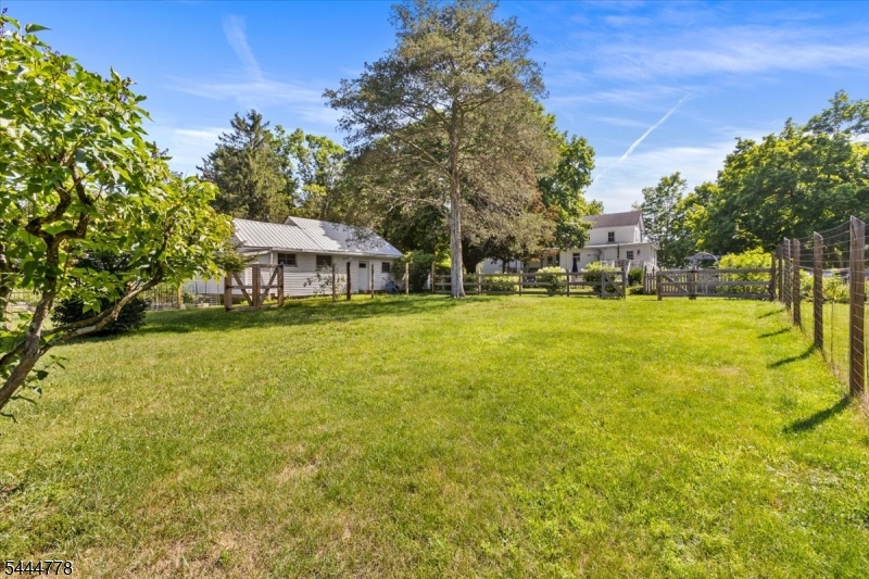9 Jacksonburg Rd