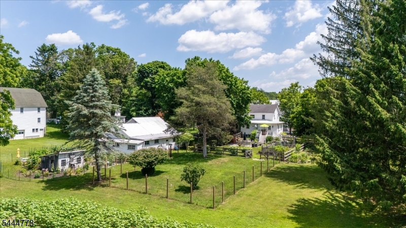 9 Jacksonburg Rd