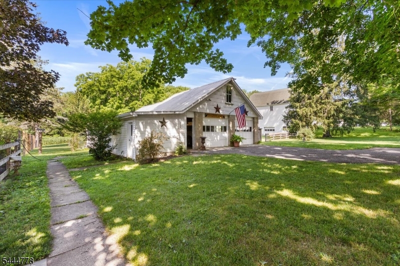 9 Jacksonburg Rd