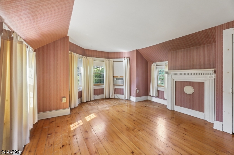 105 Harrison Ave