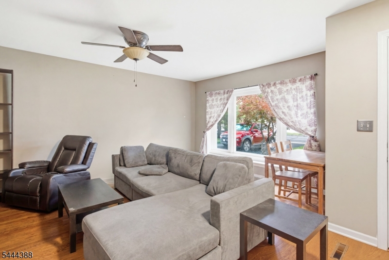 3 Wilkens Dr