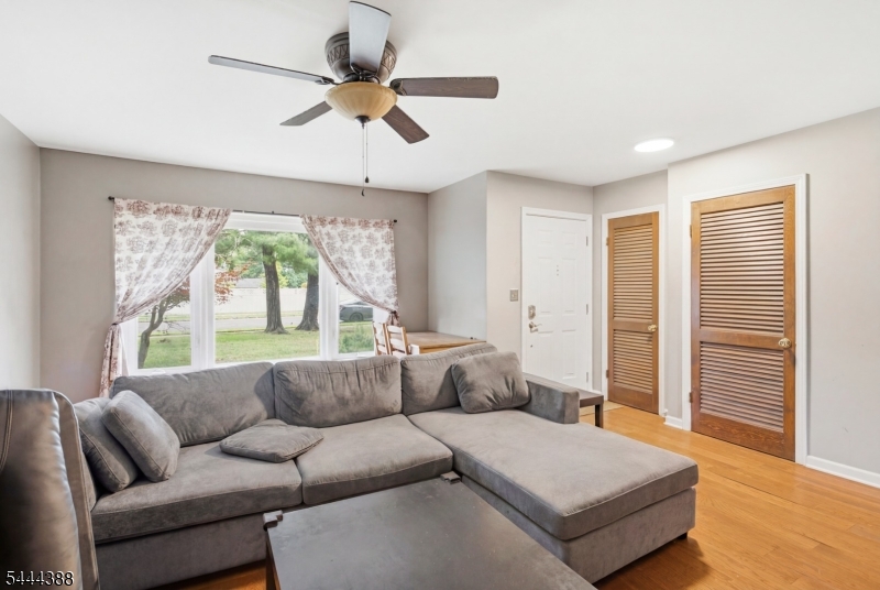 3 Wilkens Dr