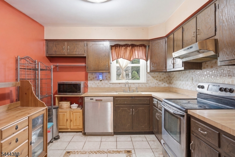 3 Wilkens Dr