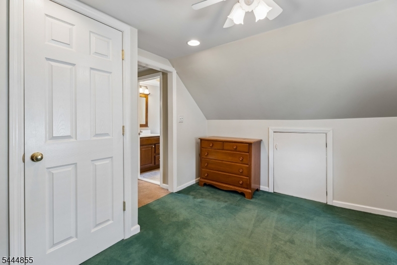 319 Edgeworth St